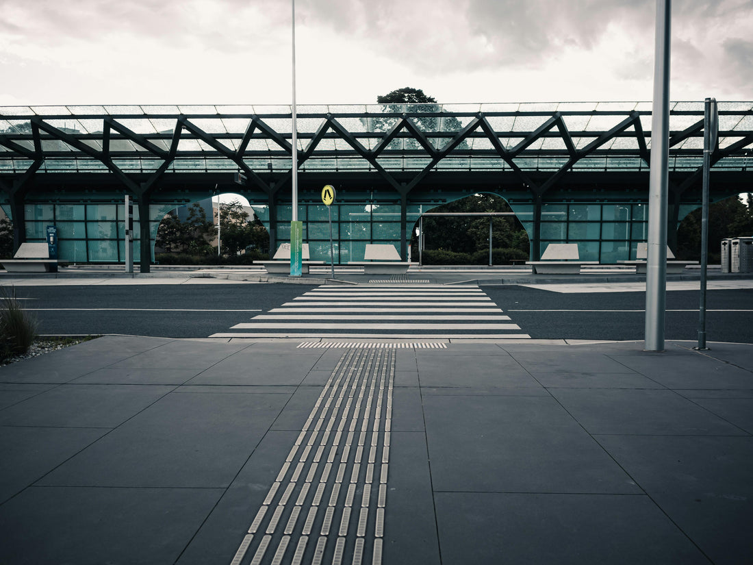 Is It Better to Pre-Book or Get a Taxi at Puerto Vallarta Airport? What Smart Travelers Choose