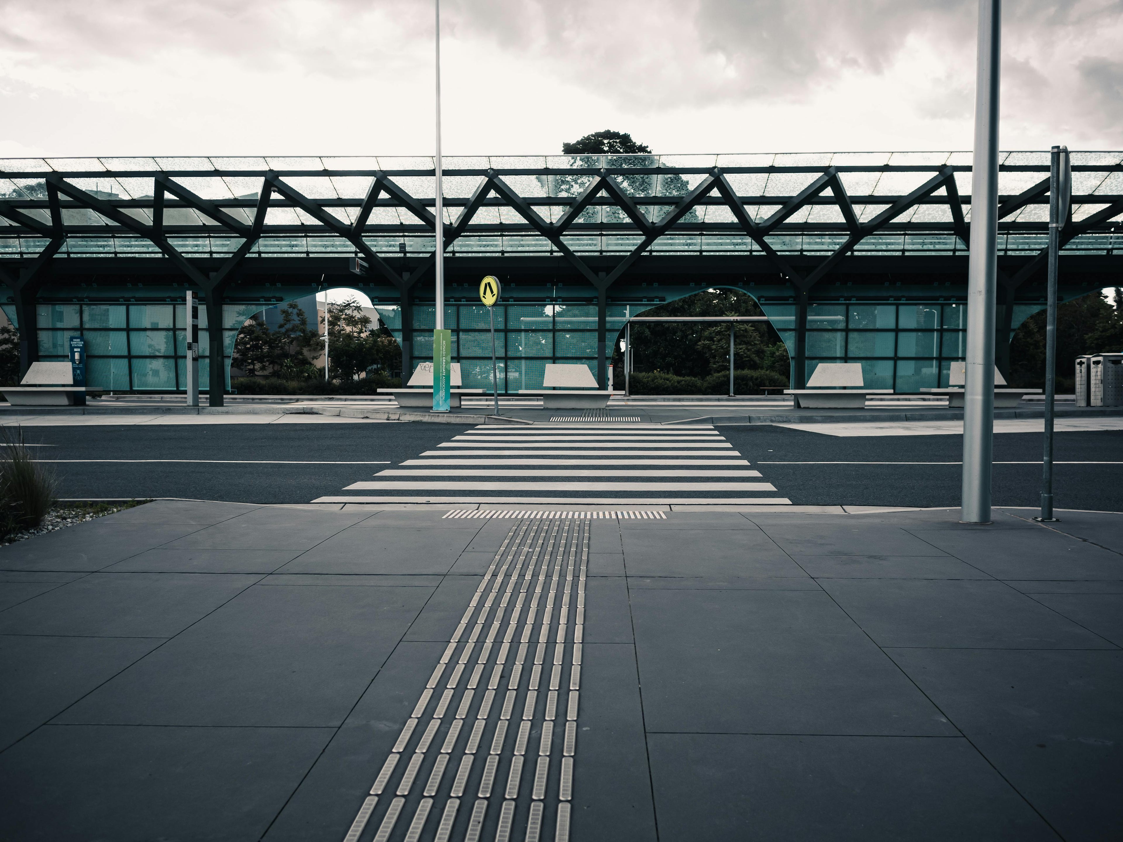 Is It Better to Pre-Book or Get a Taxi at Puerto Vallarta Airport? What Smart Travelers Choose